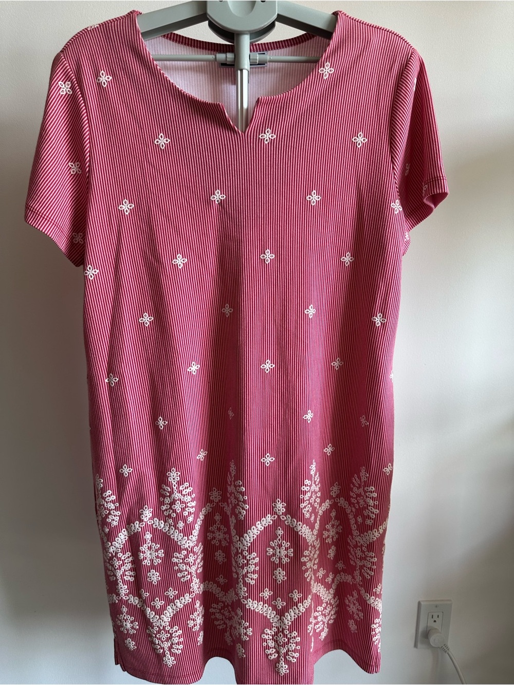 Karen Scott Pink and White Floral-Accent Short Sleeve Dress